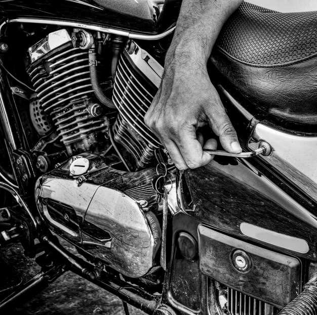 Installation Tips for Spark Plugs in Vintage V8 Engines